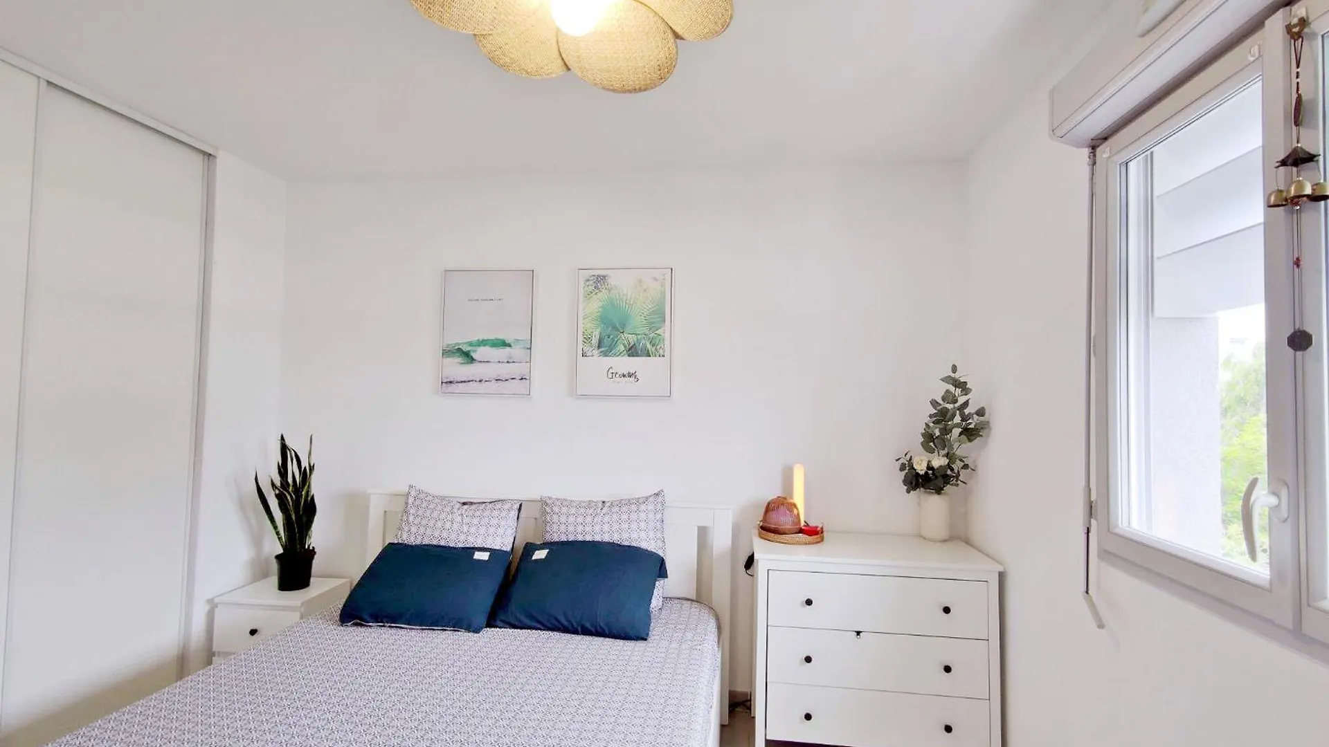 Bright & Calm Sea-View Apartment Antibes France
