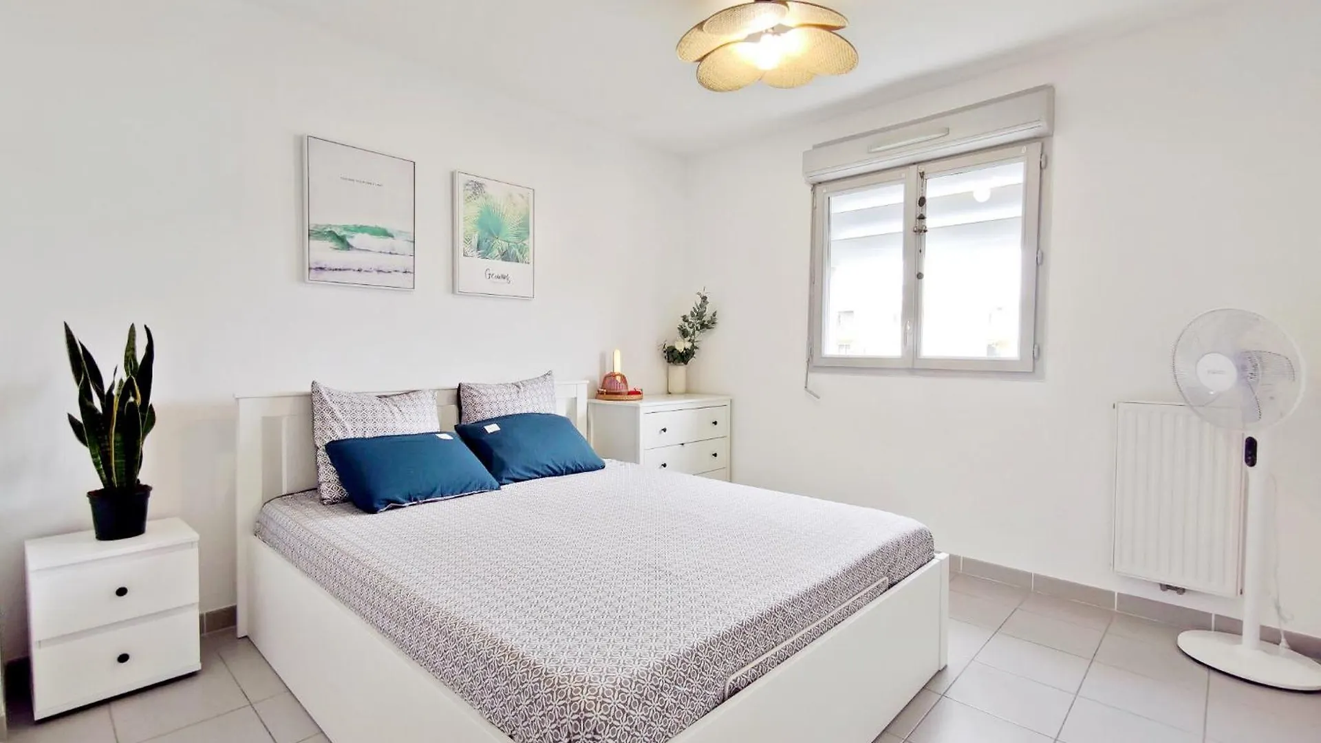 Bright & Calm Sea-View Apartment Antibes 0*,  France