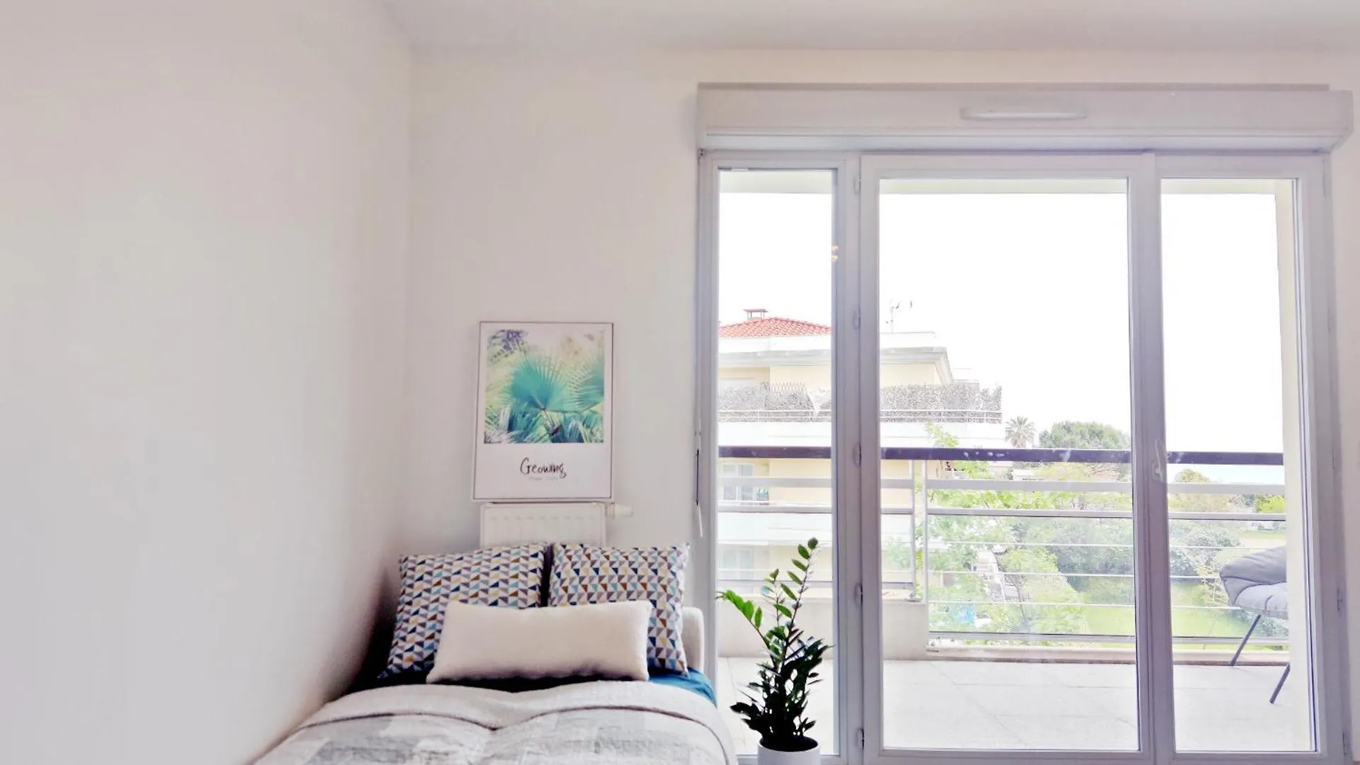 Bright & Calm Sea-View Apartment Antibes
